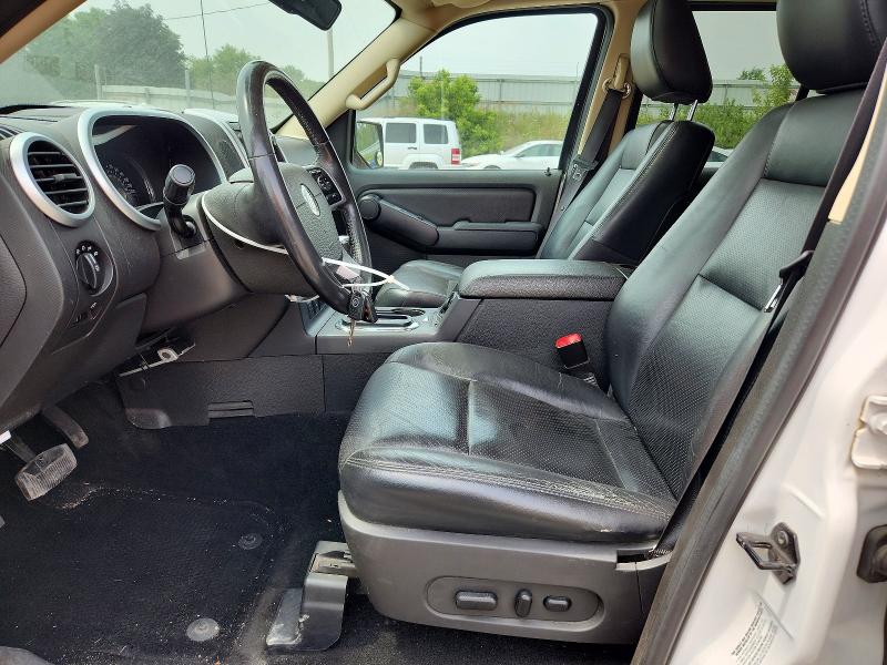 Photo 7 from auction – 2010 MERCURY MOUNTAINEER with VIN 4M2EN4J82AUJ07977