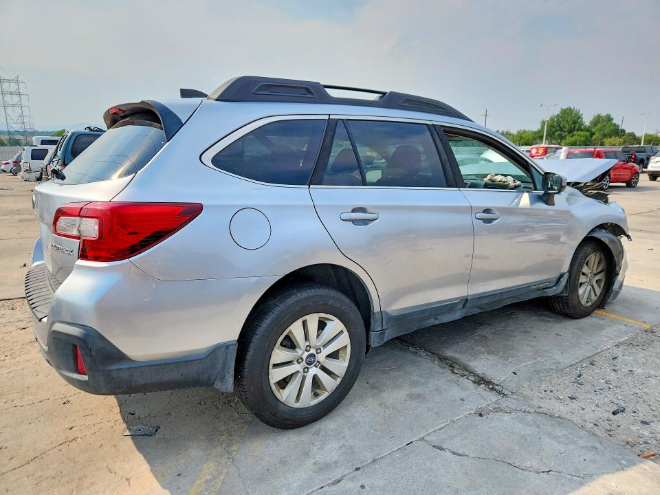 Photo 3 from auction – 2018 SUBARU OUTBACK with VIN 4S4BSACC1J3212772
