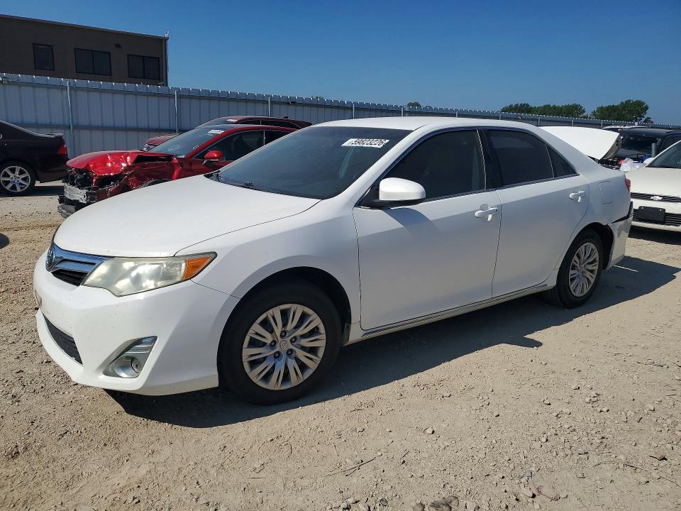 TOYOTA CAMRY 2014 with VIN 4T4BF1FK1ER359977 - Photo from auction