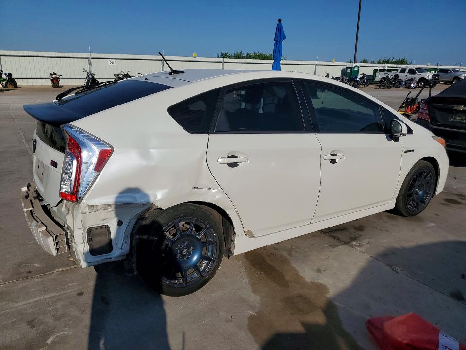 Photo 3 from auction – 2015 TOYOTA PRIUS with VIN JTDKN3DU4F0415274