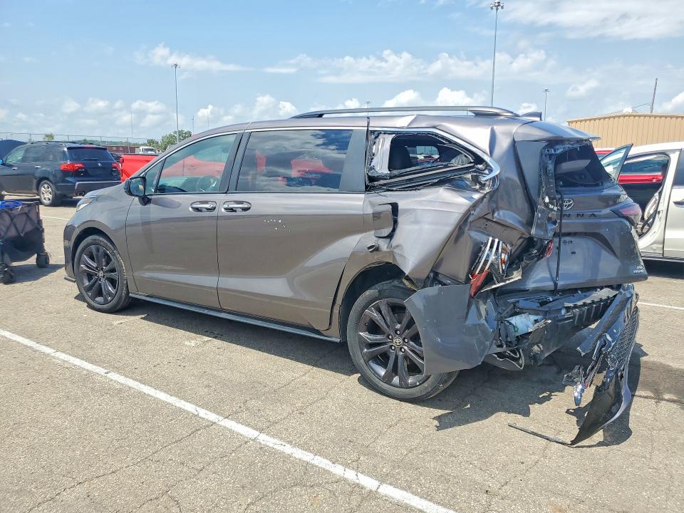 Photo 2 from auction – 2022 TOYOTA SIENNA with VIN 5TDDRKEC1NS106676