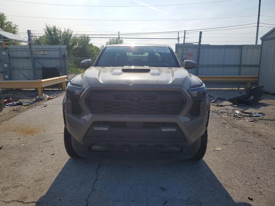 Photo 5 from auction – 2026 TOYOTA TACOMA with VIN 3TMLB5JN8TM213763