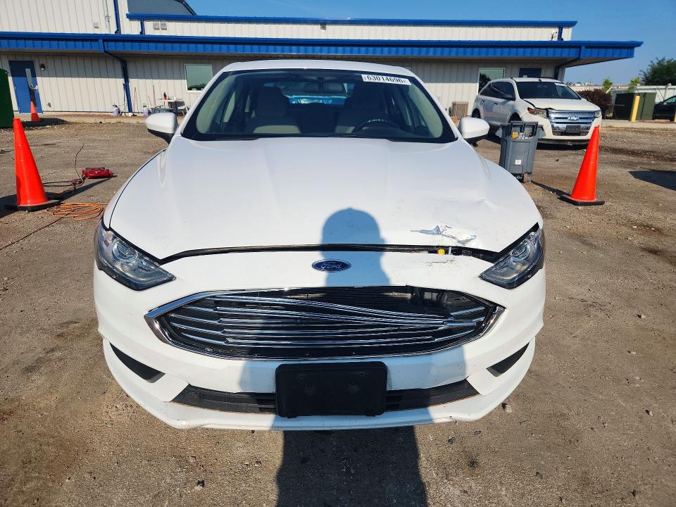 Photo 5 from auction – 2017 FORD FUSION with VIN 3FA6P0G73HR372359