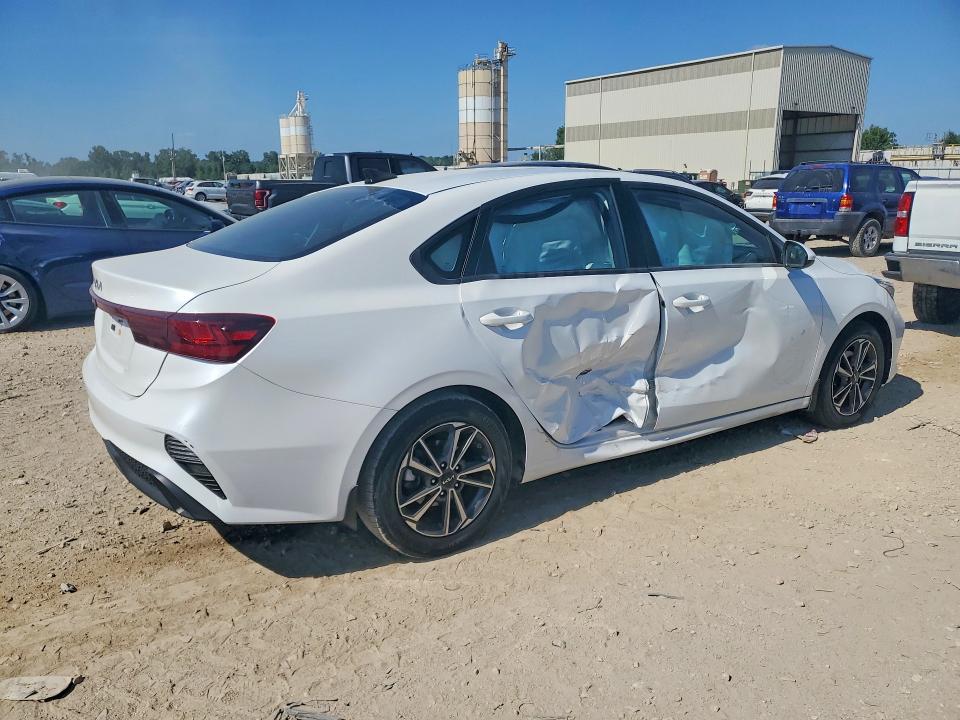 Photo 3 from auction – 2023 KIA FORTE with VIN 3KPF24AD5PE651428