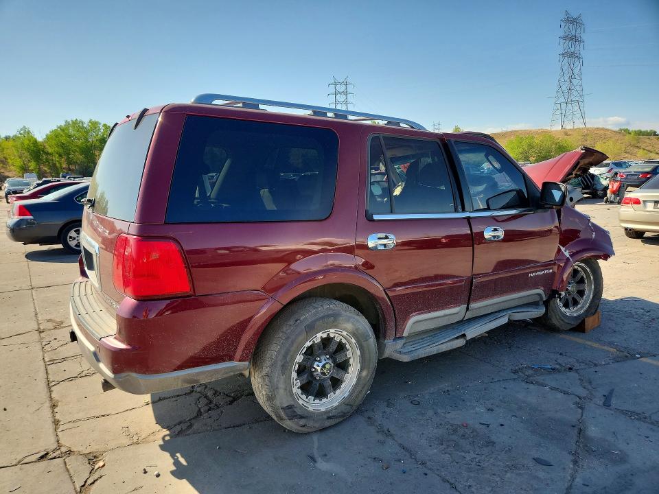 Photo 3 from auction – 2004 LINCOLN NAVIGATOR with VIN 5LMFU28R84LJ27654