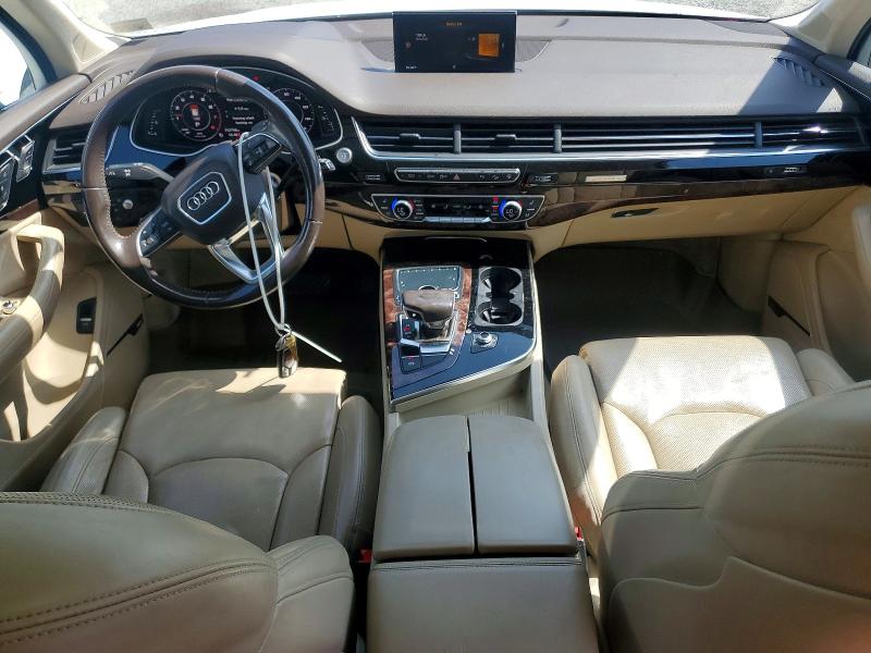 Zdjęcie 8 z aukcji – 2017 AUDI Q7 z VIN WA1VAAF70HD005615
