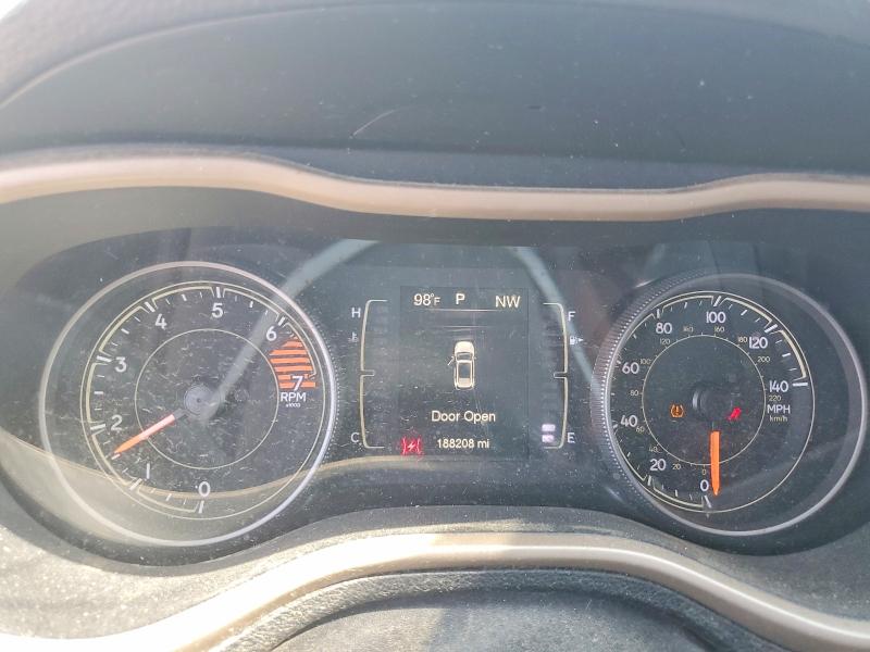 Фото 9 с аукциона – 2018 JEEP CHEROKEE с VIN 1C4PJLCB8JD605372