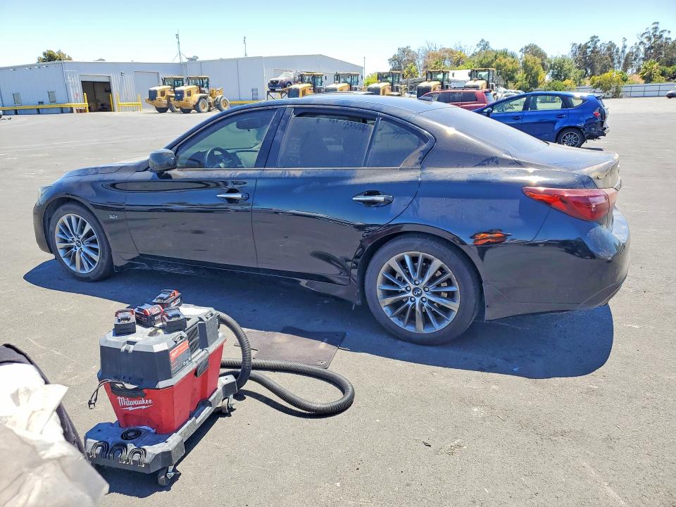 Photo 2 from auction – 2018 INFINITI Q50 with VIN JN1EV7AP9JM590546