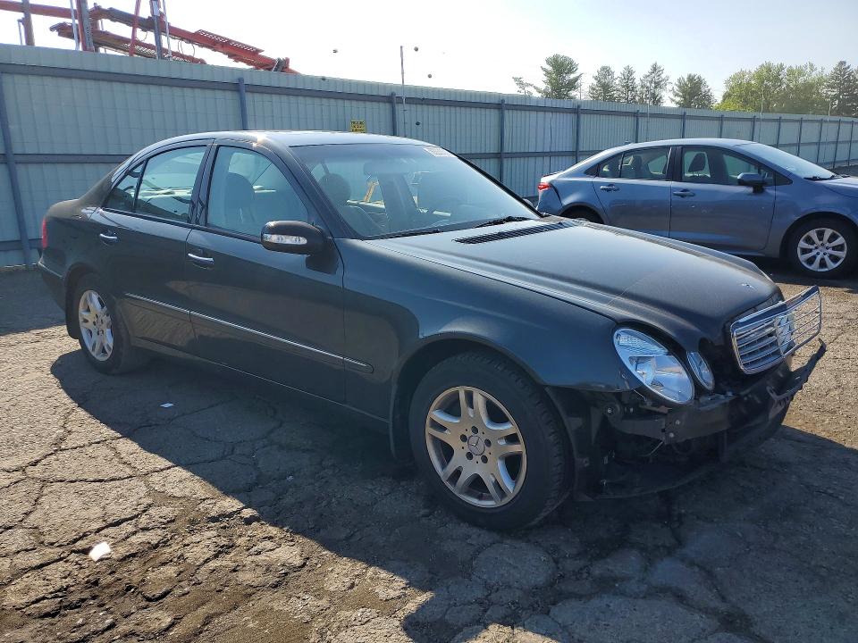 Photo 4 from auction – 2004 MERCEDES-BENZ E with VIN WDBUF82J74X145987