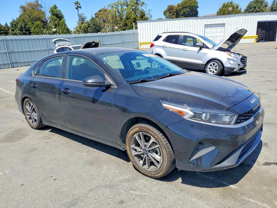 Photo 4 from auction – 2023 KIA FORTE with VIN 3KPF24AD7PE552920