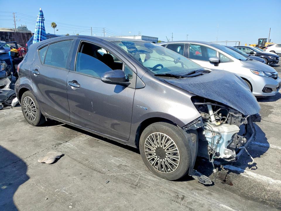 Photo 4 from auction – 2016 TOYOTA PRIUS C with VIN JTDKDTB39G1123886