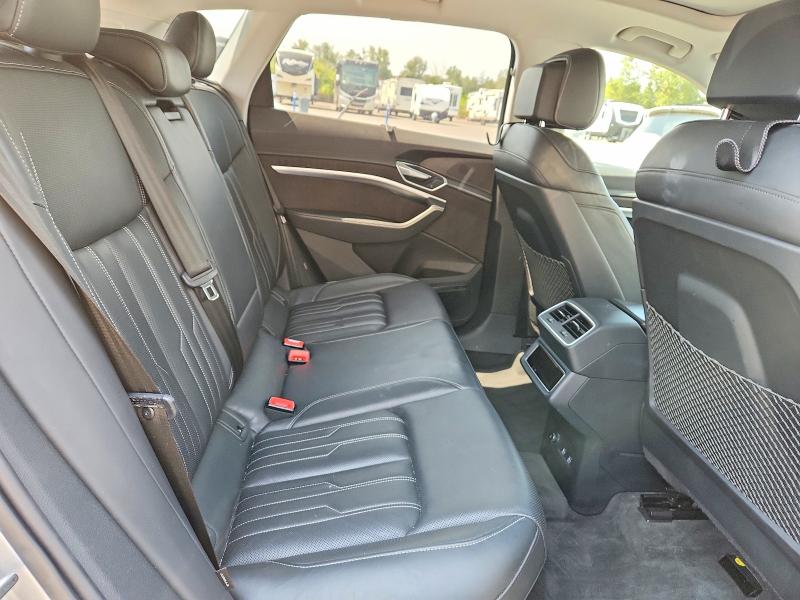Photo 10 from auction – 2019 AUDI E-TRON with VIN WA1VABGE7KB008940