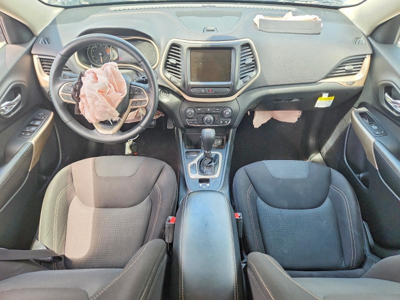 Photo 8 from auction – 2017 JEEP CHEROKEE with VIN 1C4PJLCB4HW593185