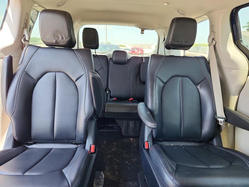 Photo 10 from auction – 2023 CHRYSLER PACIFICA with VIN 2C4RC1L72PR611919