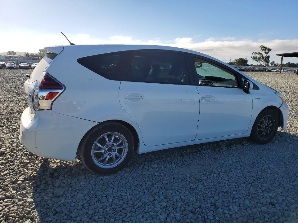 Снимка 3 от търг – 2017 TOYOTA PRIUS V с VIN JTDZN3EU7HJ068016