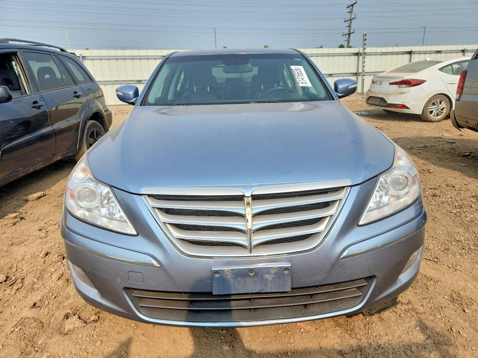 Photo 5 from auction – 2010 HYUNDAI GENESIS with VIN KMHGC4DE1AU092227
