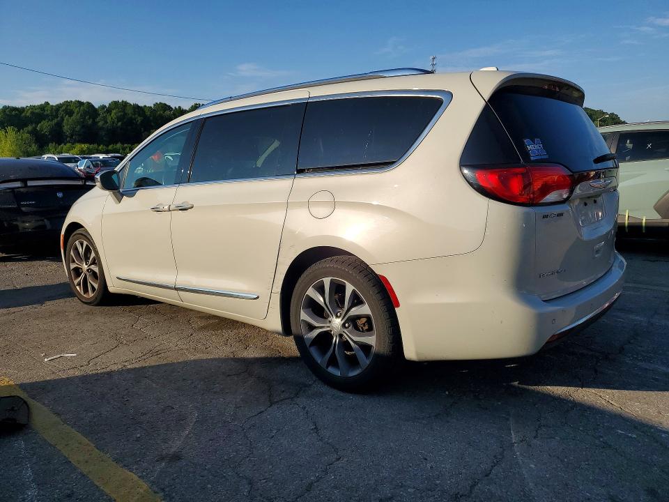 Photo 2 from auction – 2017 CHRYSLER PACIFICA with VIN 2C4RC1GG9HR770755