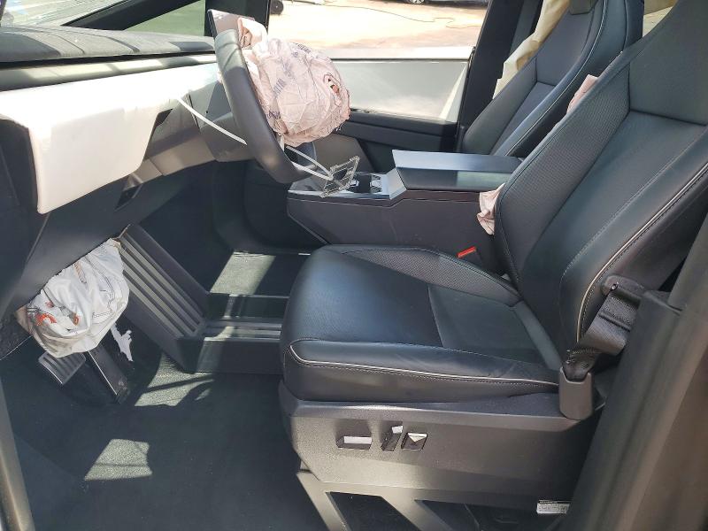 Photo 7 from auction – 2024 TESLA CYBERTRUCK with VIN 7G2CEHEEXRA038443