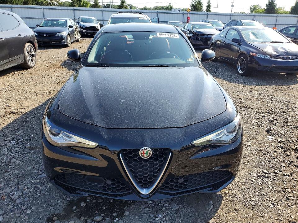 Photo 5 from auction – 2018 ALFA ROMEO GIULIA with VIN ZARFAEEN3J7593960