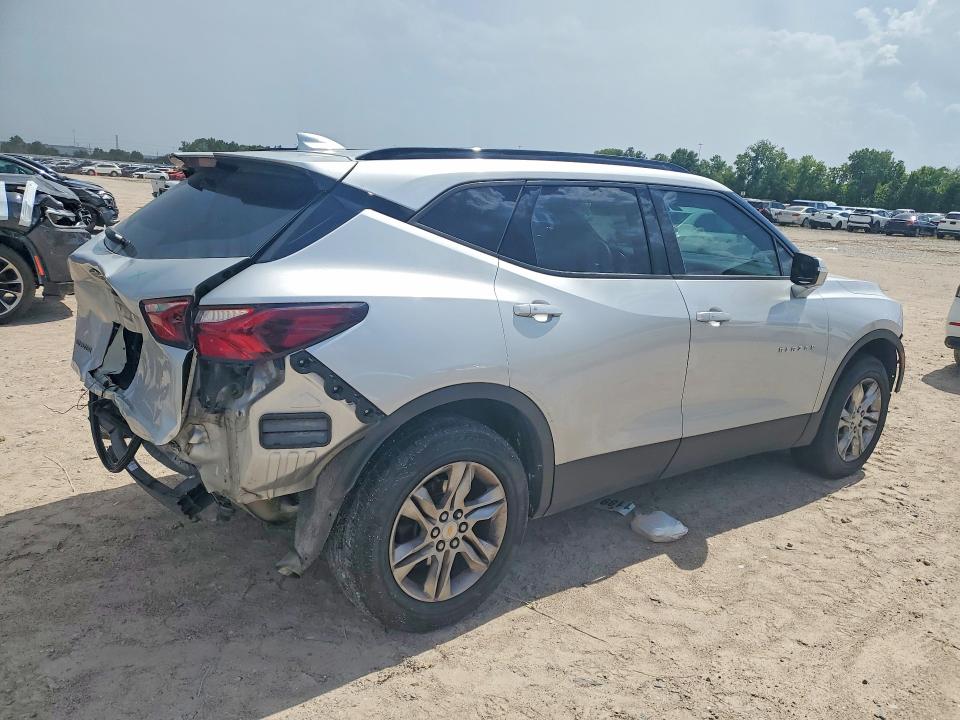 Photo 3 from auction – 2021 CHEVROLET BLAZER with VIN 3GNKBCRS8MS556779