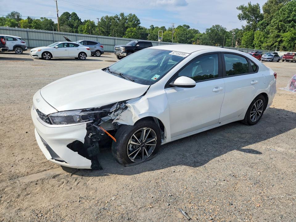 KIA FORTE 2023 with VIN 3KPF24AD8PE647003 - Photo from auction