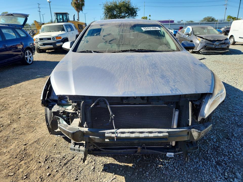 Photo 5 from auction – 2017 HYUNDAI SONATA with VIN 5NPE24AF0HH520241