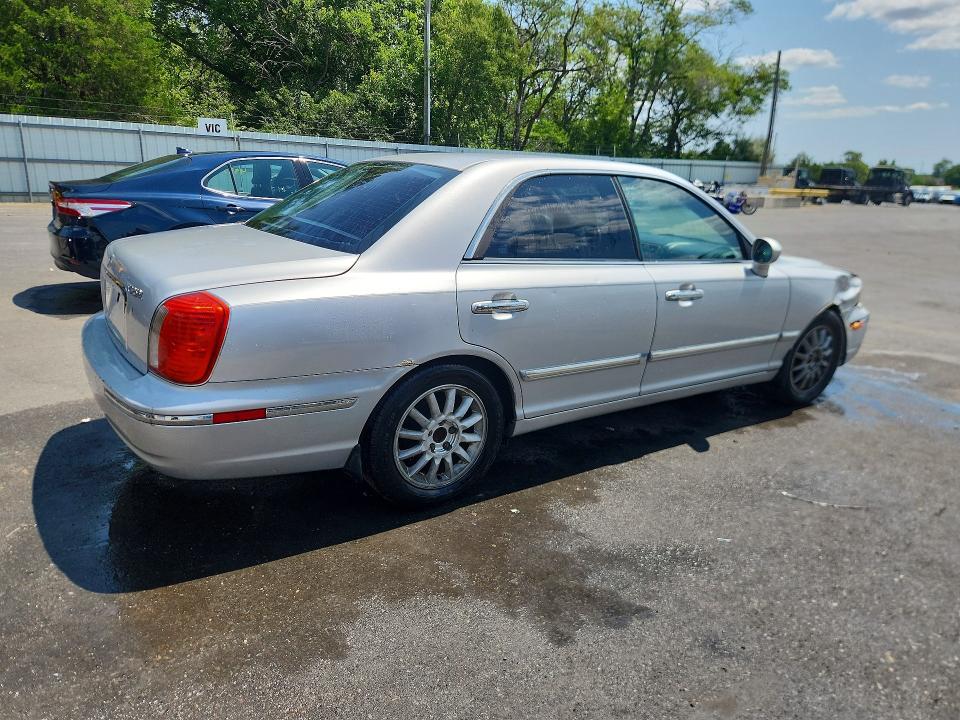 Photo 3 from auction – 2005 HYUNDAI XG with VIN KMHFU45E05A418288