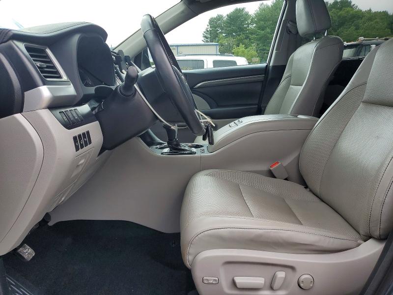 Photo 7 from auction – 2017 TOYOTA HIGHLANDER with VIN 5TDDZRFH3HS478687