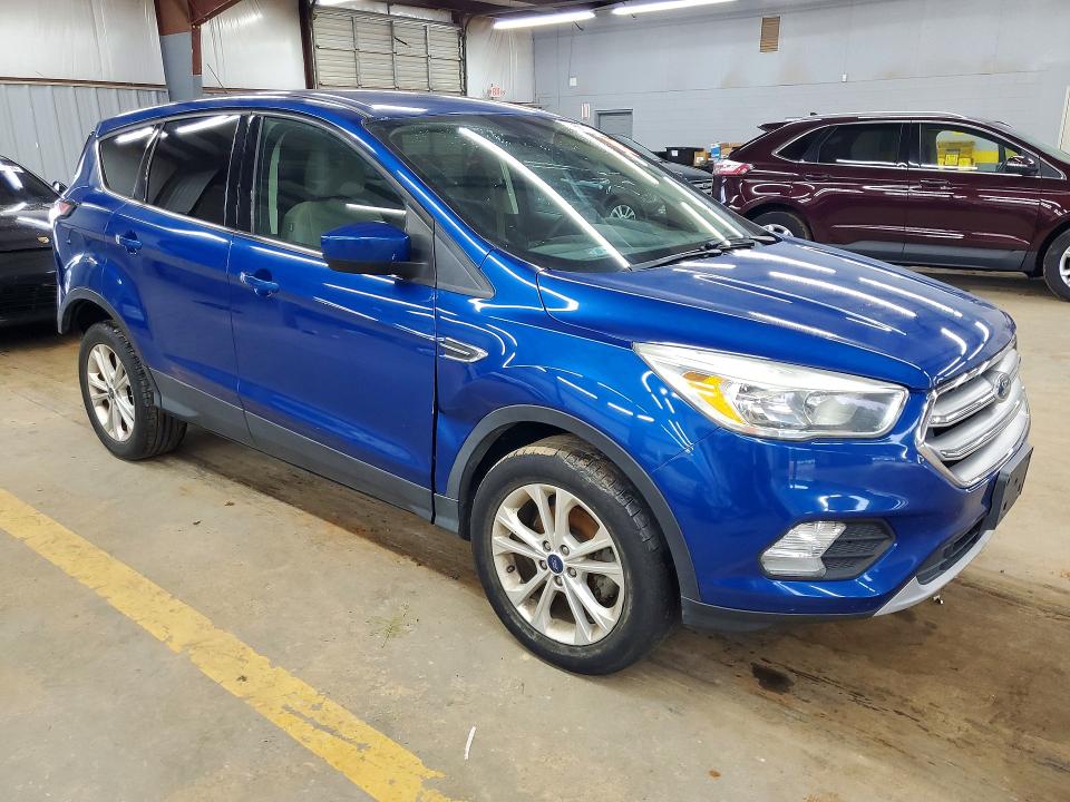Photo 4 from auction – 2017 FORD ESCAPE with VIN 1FMCU0GD2HUD04201