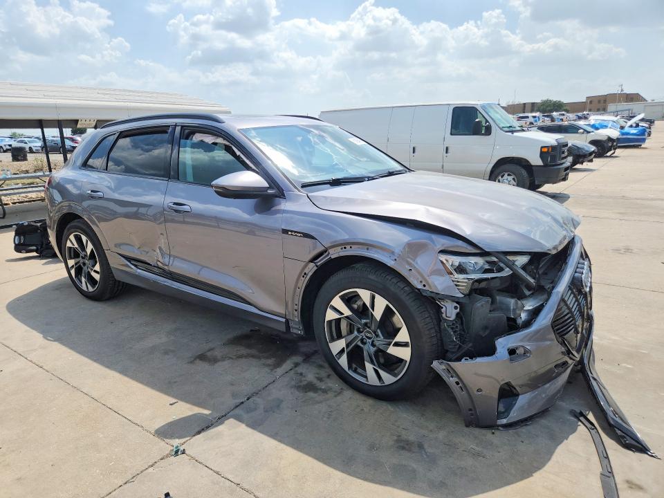 Photo 4 from auction – 2021 AUDI E-TRON with VIN WA1AAAGE1MB022232