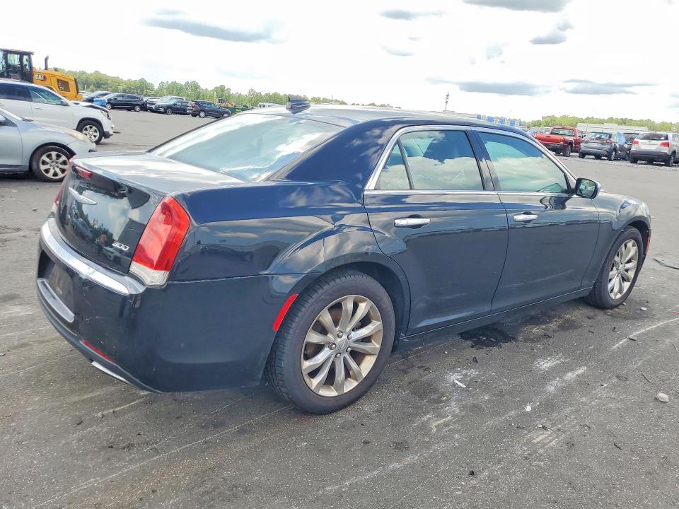 Photo 3 from auction – 2018 CHRYSLER 300 with VIN 2C3CCAKGXJH211437