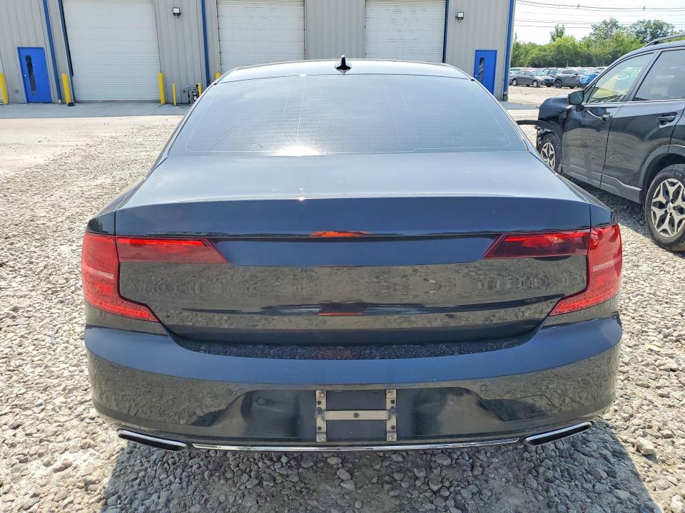 Photo 6 from auction – 2017 VOLVO S90 with VIN YV1A22MK8H1017165