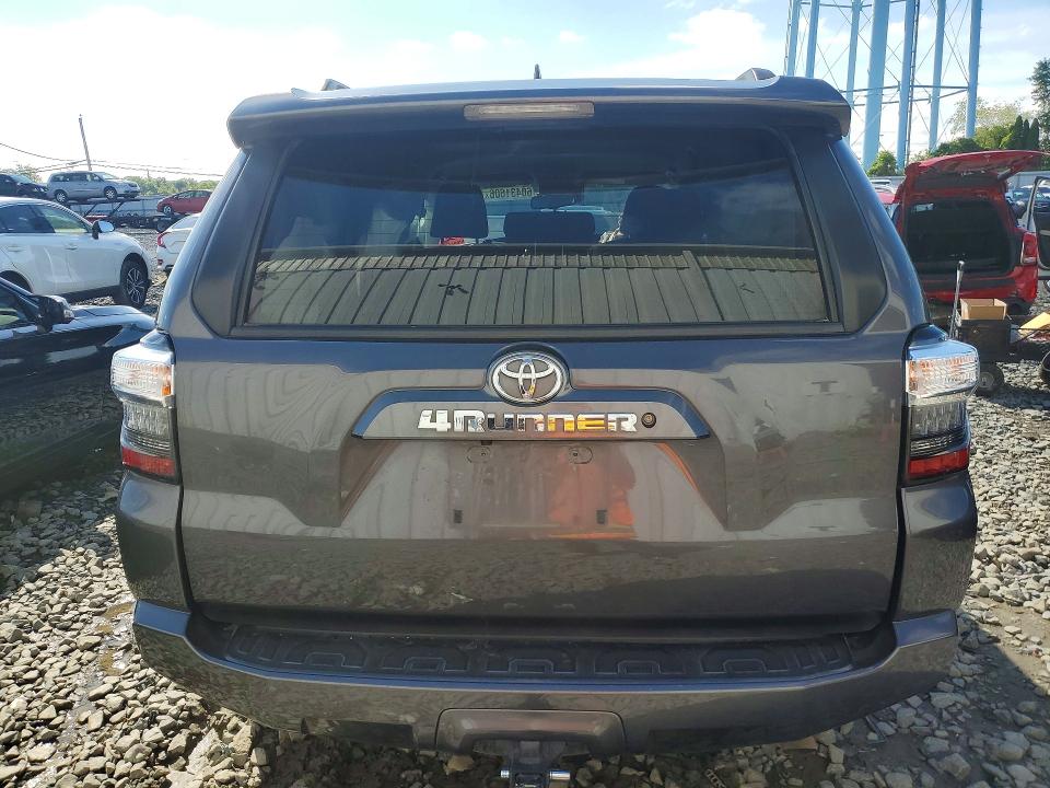 Photo 6 from auction – 2021 TOYOTA 4RUNNER with VIN JTEEU5JR7M5238503