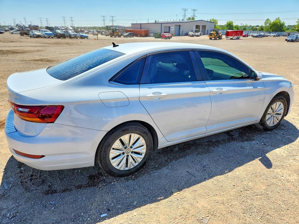 Снимка 3 от търг – 2019 VOLKSWAGEN JETTA с VIN 3VWC57BU7KM052391