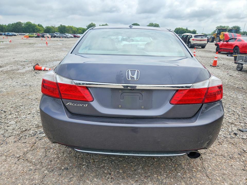 Photo 6 from auction – 2014 HONDA ACCORD with VIN 1HGCR2F81EA166560