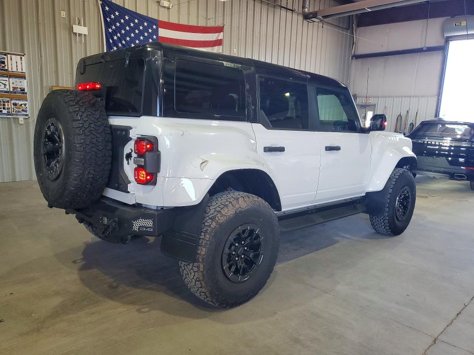 Фото 3 с аукциона – 2024 FORD BRONCO с VIN 1FMEE0RR9RLB00792