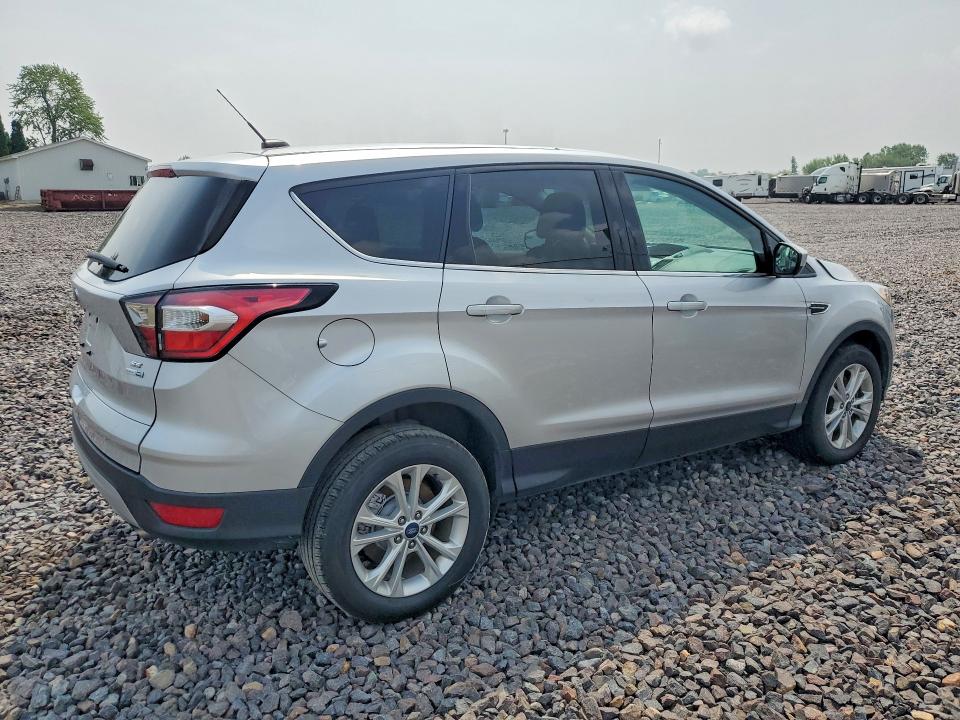 Photo 3 from auction – 2017 FORD ESCAPE with VIN 1FMCU9GD4HUF04212