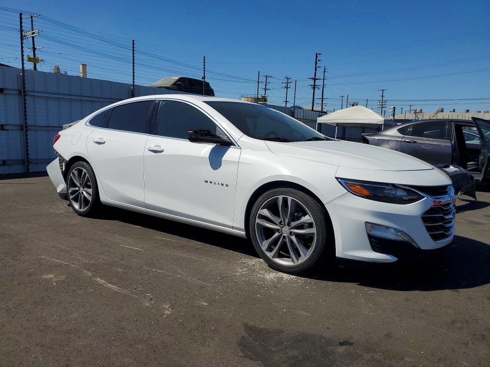 Photo 4 from auction – 2021 CHEVROLET MALIBU with VIN 1G1ZD5ST9MF055199
