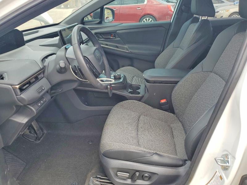Снимка 7 от търг – 2026 TOYOTA BZ с VIN JTMBFAEBXTJ015711