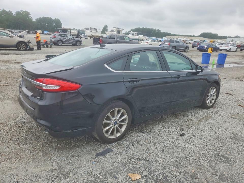 Photo 3 from auction – 2017 FORD FUSION with VIN 3FA6P0H77HR143522