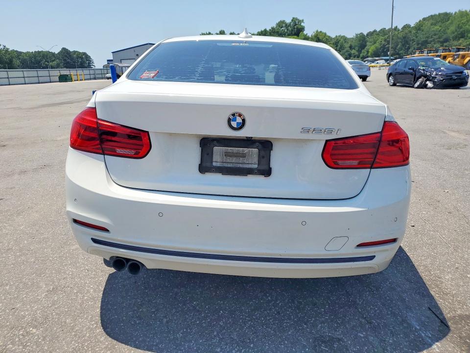Photo 6 from auction – 2016 BMW 328 with VIN WBA8E9G58GNT82539