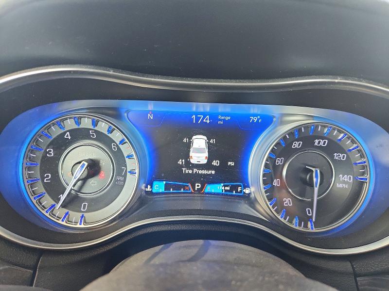 Photo 9 from auction – 2019 CHRYSLER 300 with VIN 2C3CCAKG8KH689941