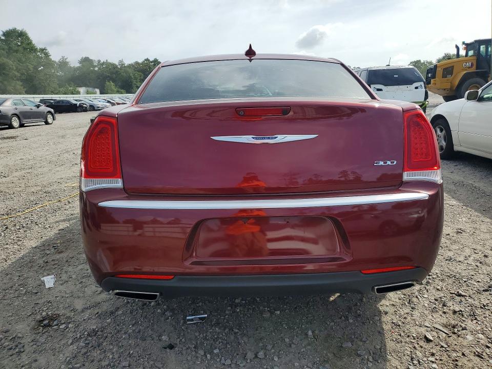 Photo 6 from auction – 2019 CHRYSLER 300 with VIN 2C3CCAAGXKH612392