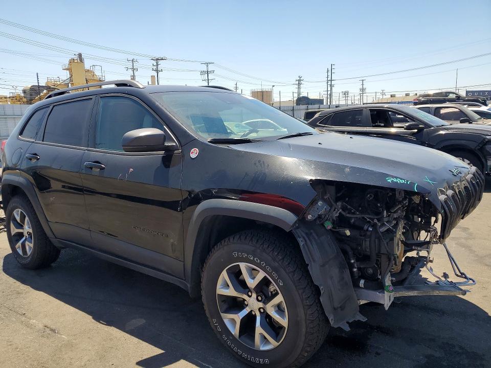 Photo 4 from auction – 2018 JEEP CHEROKEE with VIN 1C4PJMBX5JD559230