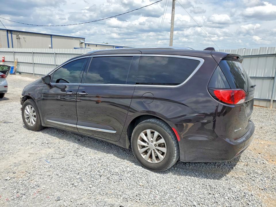 Photo 2 from auction – 2018 CHRYSLER PACIFICA with VIN 2C4RC1BG8JR153831