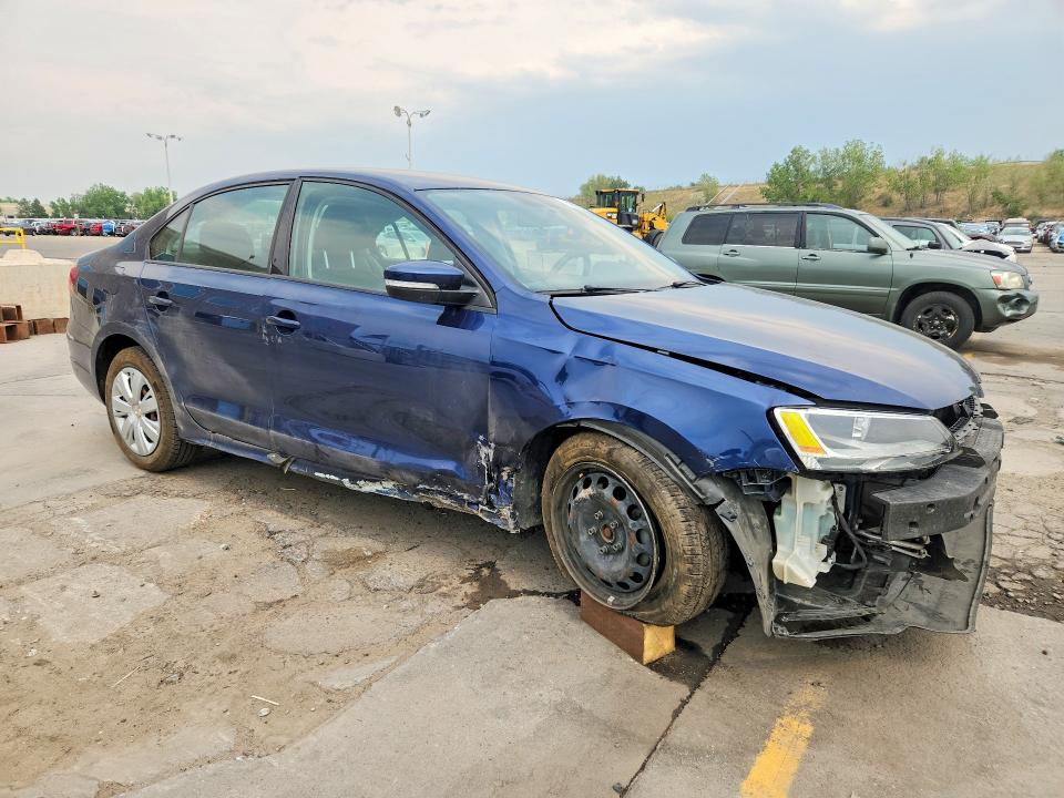 Photo 4 from auction – 2011 VOLKSWAGEN JETTA with VIN 3VWDZ7AJ1BM048403