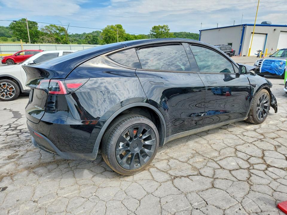 Foto 3 de la subasta – 2023 TESLA MODEL Y con VIN 7SAYGDEE5PA044212