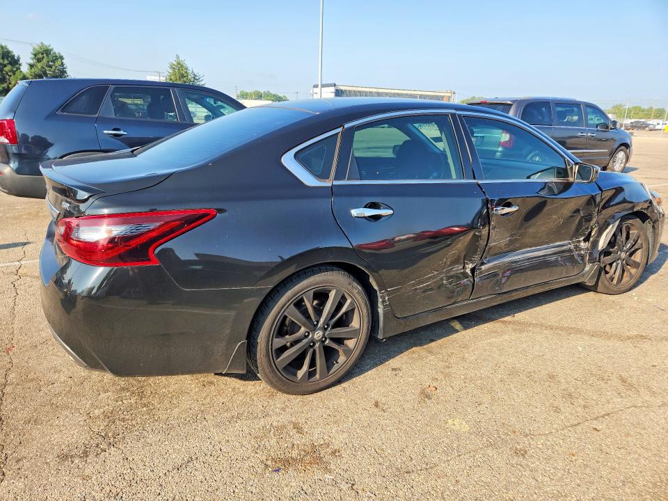 Photo 3 from auction – 2017 NISSAN ALTIMA with VIN 1N4AL3AP8HN353048