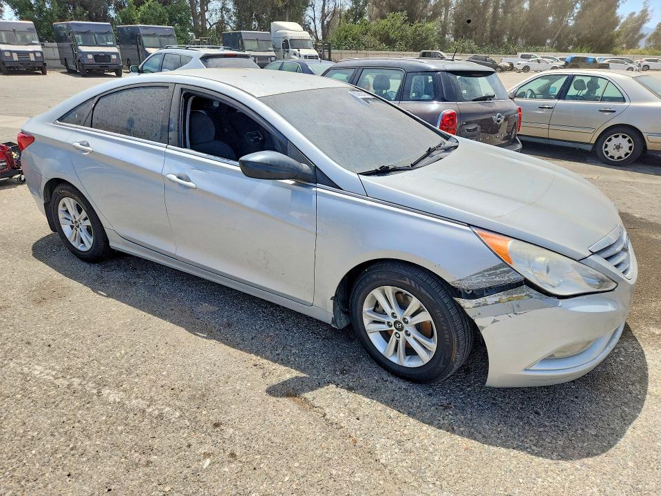 Photo 4 from auction – 2013 HYUNDAI SONATA with VIN 5NPEB4AC9DH748433