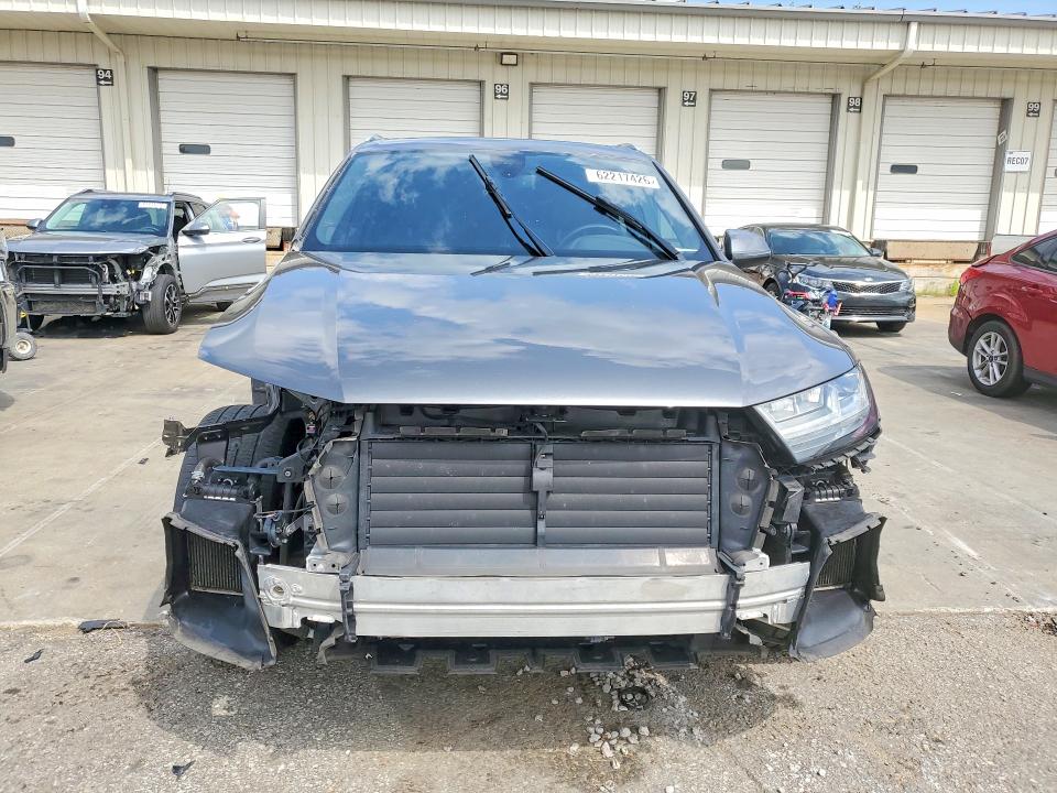 Фото 5 с аукциона – 2019 AUDI Q7 с VIN WA1LAAF79KD002873